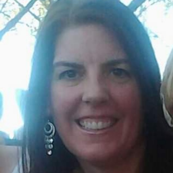 Profile Picture of Kimberly Austin-moe (@monroegirl1971) on Poshmark