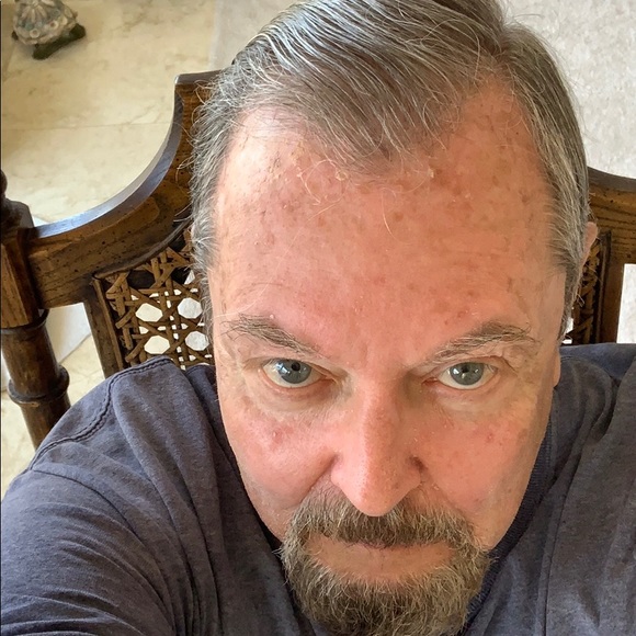 Profile Picture of Rich Edwards (@shorewalks) on Poshmark