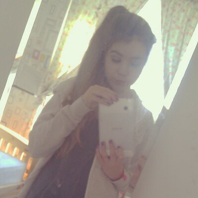 Profile Picture of Niamh Shortall (@Niamhlovesyouxx) on Twitter