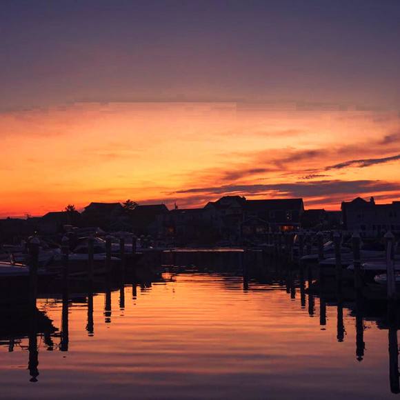 Profile Picture of Lorentena Creagh (@lorentenac) on Poshmark