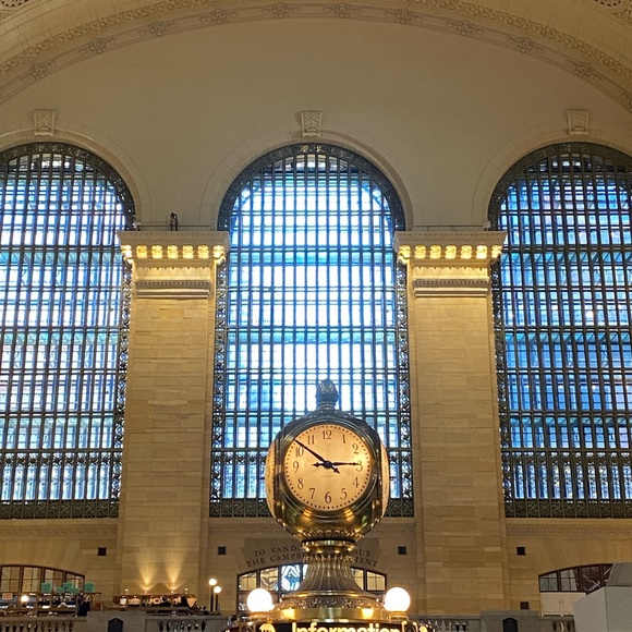 Profile Picture of Jacob Cevallos (@jcev0) on Poshmark