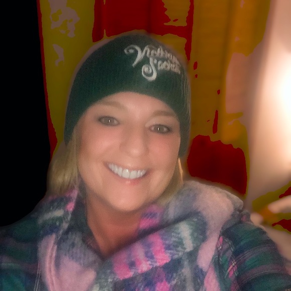 Profile Picture of Christine Forand (@cf0424) on Poshmark