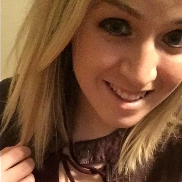 Profile Picture of Jessica Scribner (@jlw2209) on Poshmark