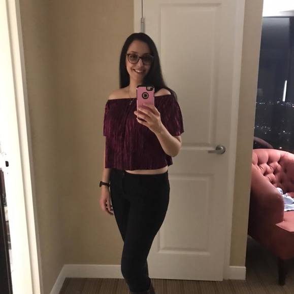 Profile Picture of Simone Shawky (@simon_shawky) on Poshmark