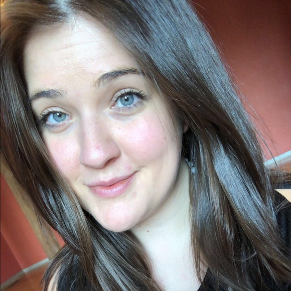 Profile Picture of Miranda Numberg (@mnumberg) on Poshmark