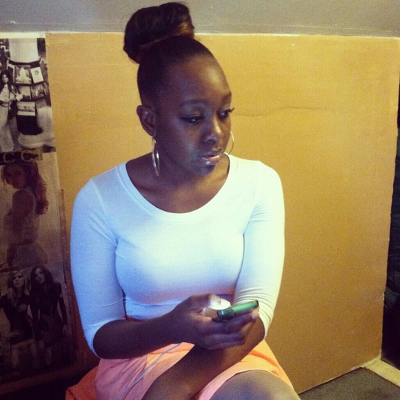 Profile Picture of Lynette Priester (@shafaye) on Poshmark