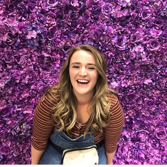 Profile Picture of Miranda Sheepwash (@murnda124) on Poshmark