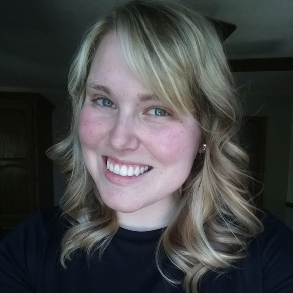 Profile Picture of Rachel Hodowanic (@rheier13) on Poshmark