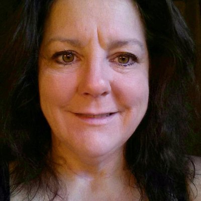 Profile Picture of Donna Stokes (@halfandhalfcat) on Twitter