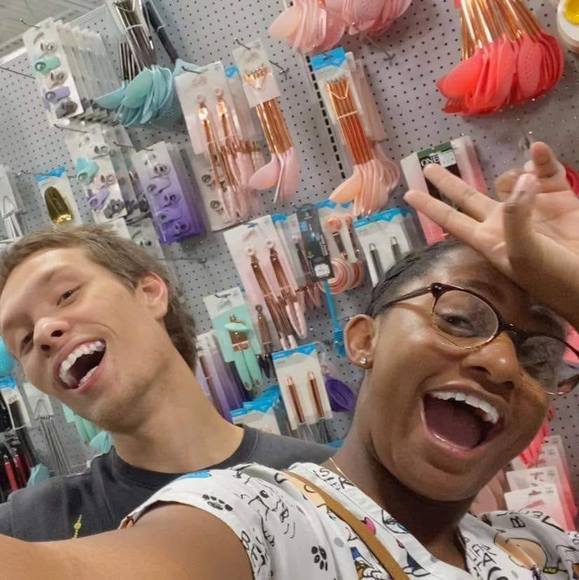 Samuel Trinidad - Poshmark Profile Picture of Samuel Trinidad (@st449067) on Poshmark