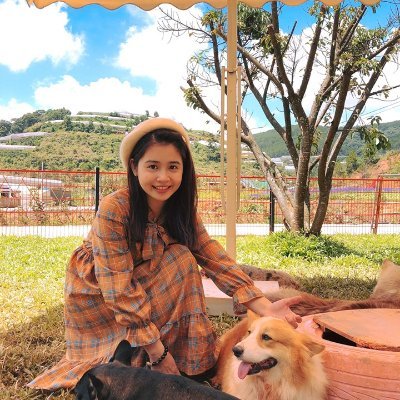 Profile Picture of Andrea_Dao (@AliceDiem3) on Twitter