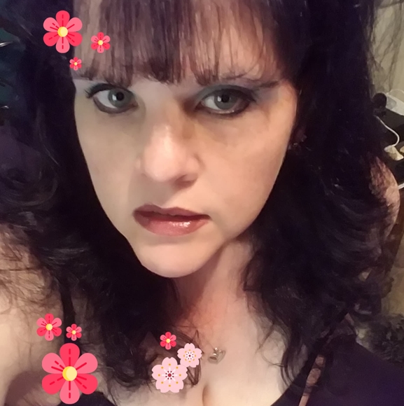 Profile Picture of Kelly Chaney (@chankj35) on Poshmark