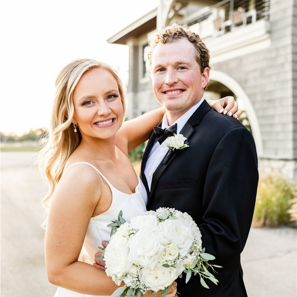 Profile Picture of Katelyn Weber (@kate_kacz1995) on Poshmark