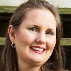 Profile Picture of  🍎 Becky Hunter  🍎 (@bhunter74) on Twitter