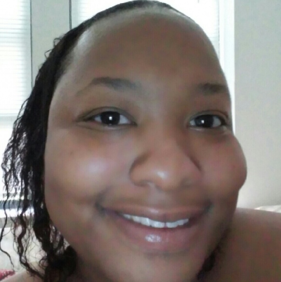 Profile Picture of Crystal Pollard (@crystaldpollard) on Poshmark