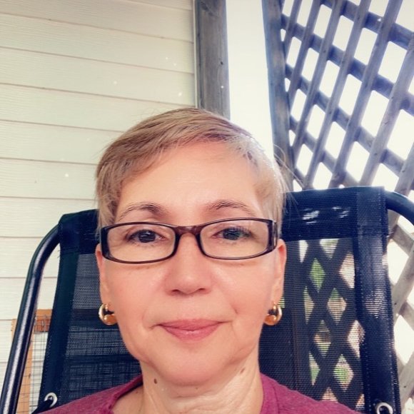 Profile Picture of Elizabeth Brignoni (@elizbrig1) on Poshmark