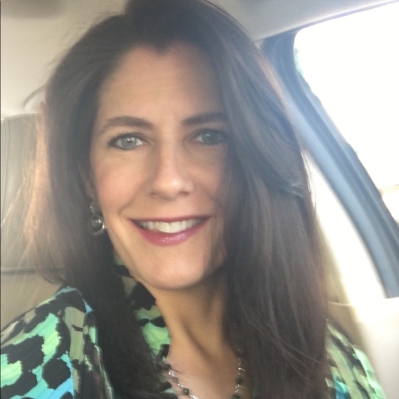 Profile Picture of Cindy Beilby (@cbeilby66) on Poshmark