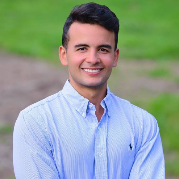 Profile Picture of David Pescatore (@ddpescatore) on Poshmark