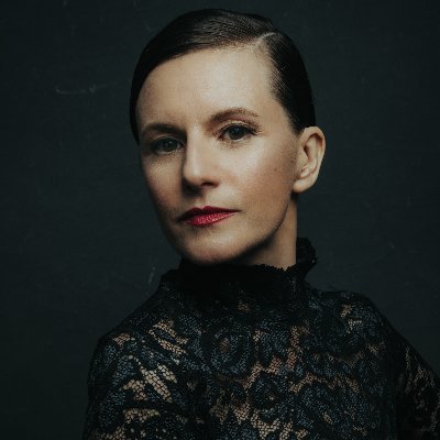 Profile Picture of Jenee Halstead (@jeneehalstead) on Twitter