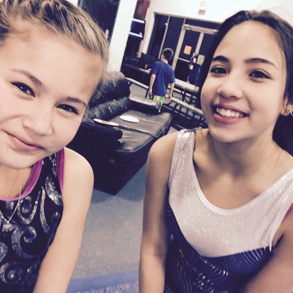 Profile Picture of Sami Schubert (@samixschubert) on Poshmark