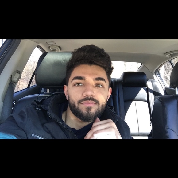 Profile Picture of Abaad Q (@abaadq) on Poshmark