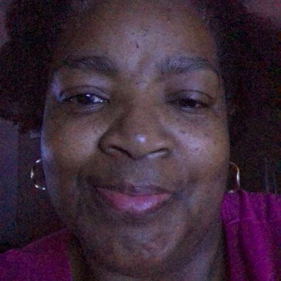 Profile Picture of Crystal Pearson (@budgetbling) on Poshmark