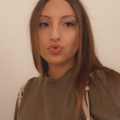 Profile Picture of D Savage (@daniellemklss) on Twitter