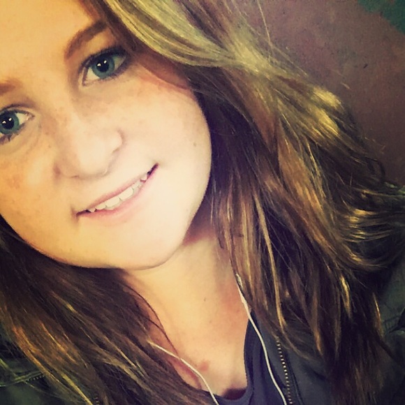 Profile Picture of Jordin Arthurs (@jordinarthurss) on Poshmark