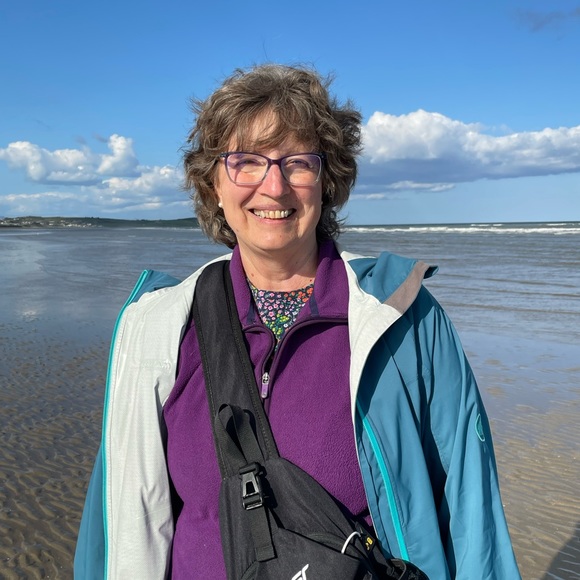 Profile Picture of Elaine Balliew (@elaineballiew) on Poshmark