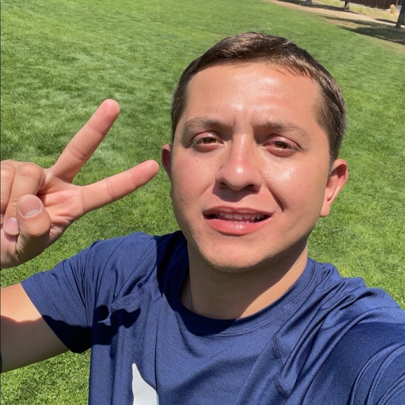 Profile Picture of Guillermo Flores (@memo_shiner) on Poshmark