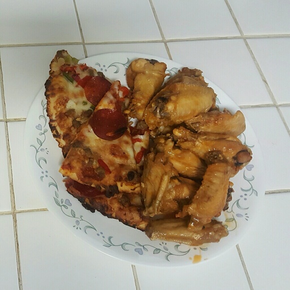 Profile Picture of Lisa Kellam (@mrs_kellam96) on Poshmark