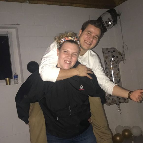 Profile Picture of Carly Tarczynski (@carlyfries24) on Poshmark