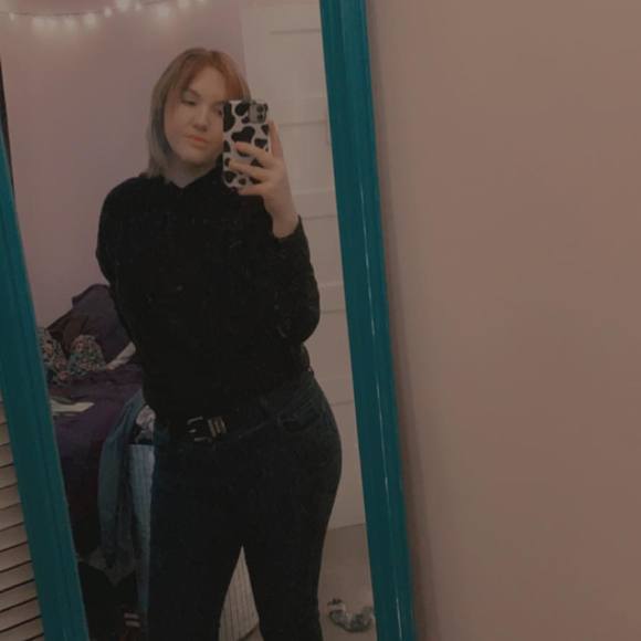 Profile Picture of Michaela Ranson (@michaelaranson) on Poshmark
