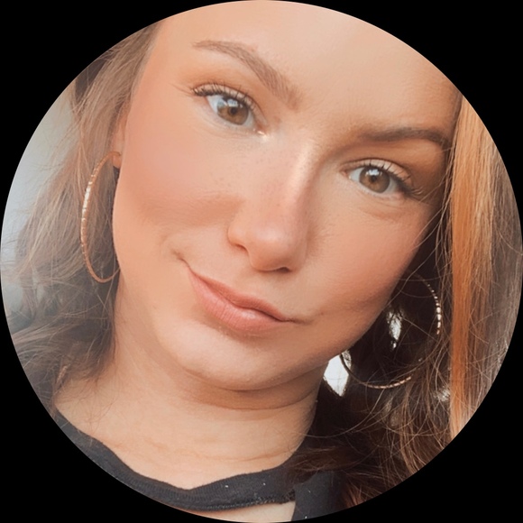 Profile Picture of Frances Capps (@francyrose1) on Poshmark