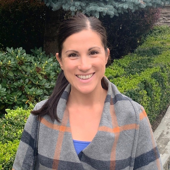 Profile Picture of Diana Mctaggart (@dmctags) on Poshmark