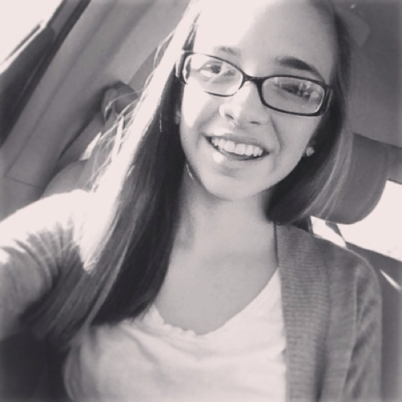 Samantha Golonka - Poshmark Profile Picture of Samantha Golonka (@samgolonka) on Poshmark