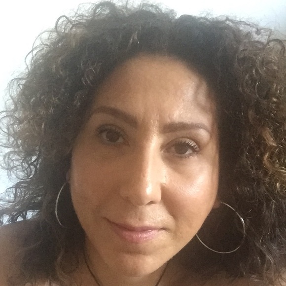 Profile Picture of Veronica Obeso (@veroisad) on Poshmark