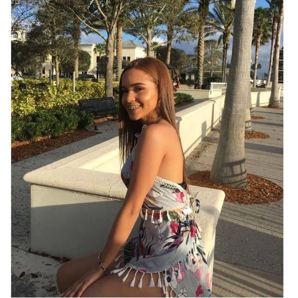 Profile Picture of Génesis Durón (@genesisduron992) on Poshmark