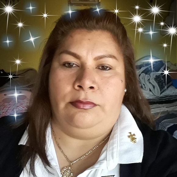 Profile Picture of Lupe Galvan (@lupegalban67) on Poshmark