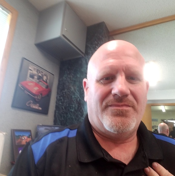 Profile Picture of Craig Ansbach (@cta122) on Poshmark