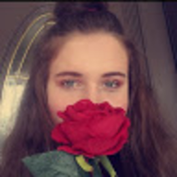 Profile Picture of Ava Bennell (@avabennell) on Poshmark