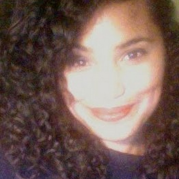 Profile Picture of Shannon Campbell (@shancampbell5) on Poshmark