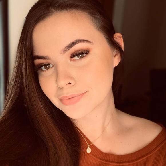 Profile Picture of Sydney Marterella (@smarter721) on Poshmark