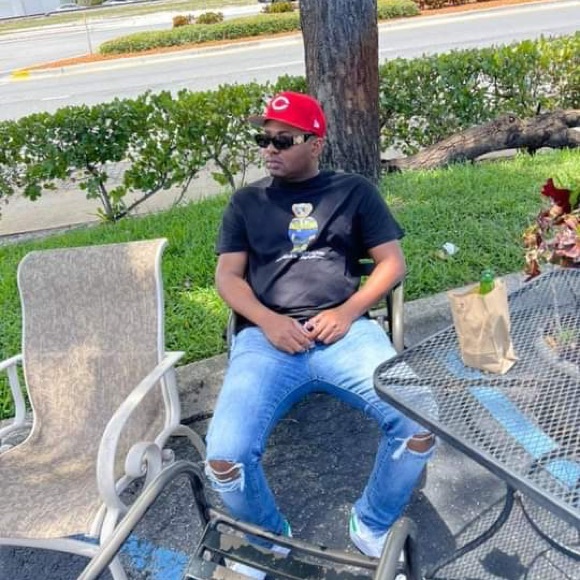 Profile Picture of Gerson Guillaume (@gersonguillaume) on Poshmark