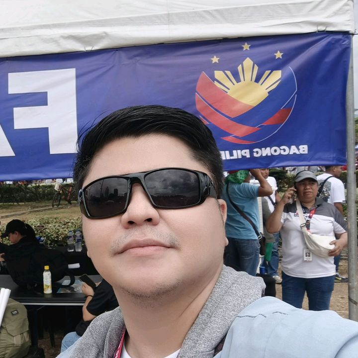 Profile Picture of Stephen Li (@stephenli84) on Tiktok
