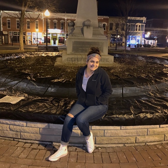 Profile Picture of Miranda Bradshaw (@mirbrad49) on Poshmark