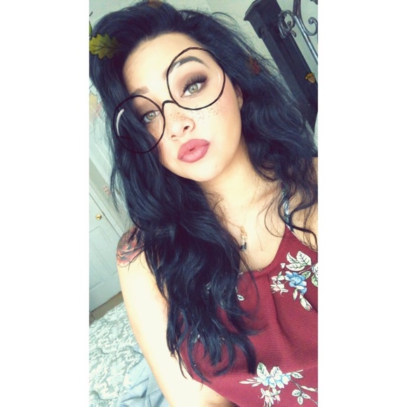 Profile Picture of Jo Santos (@jo_santos1) on Poshmark