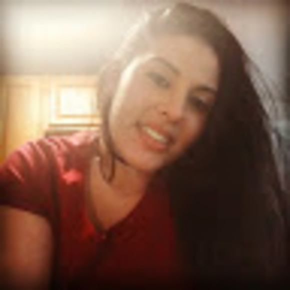 Profile Picture of Danielle Cline (@daniellexoxo215) on Poshmark