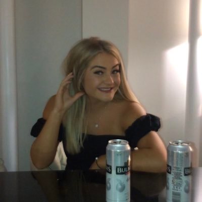 Profile Picture of Leah Hyde (@leah_hyde1) on Twitter