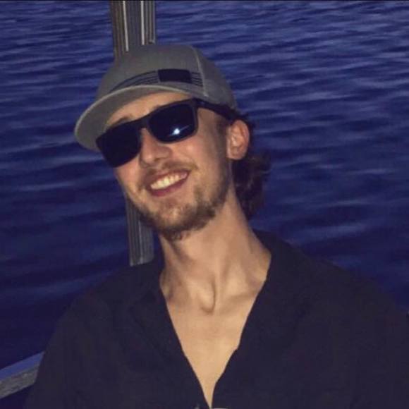 Profile Picture of Joel Bruce (@j03l_b) on Poshmark